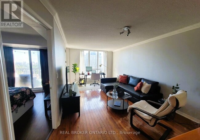 Photo du bâtiment - 55-LP55 Harrison Garden Blvd