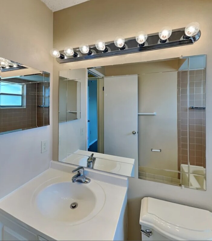 Foto principal - 11631 Country Run Rd