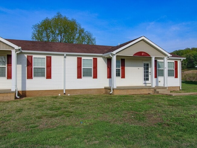 Building Photo - 140 Meadows Ln