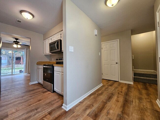 Building Photo - STONEBRIDGE LANDING