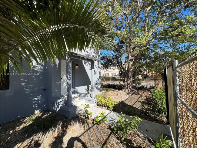 Foto del edificio - 835 SW 5th St