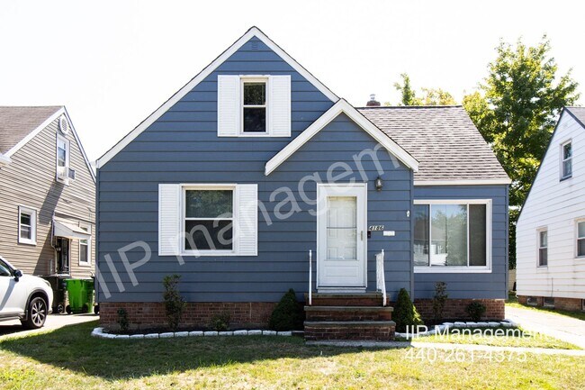 Building Photo - Beautiful 3-Bedroom Home in Euclid Availab...