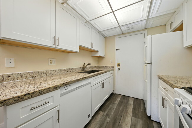 Foto del edificio - 17901 NW 68th Ave