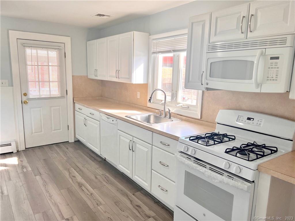 3 Brown St Unit 2, New Haven, CT 06511 Room for Rent in New Haven, CT