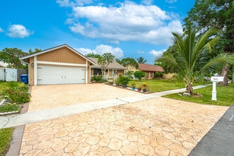 Building Photo - 8541 NW 51st Ct