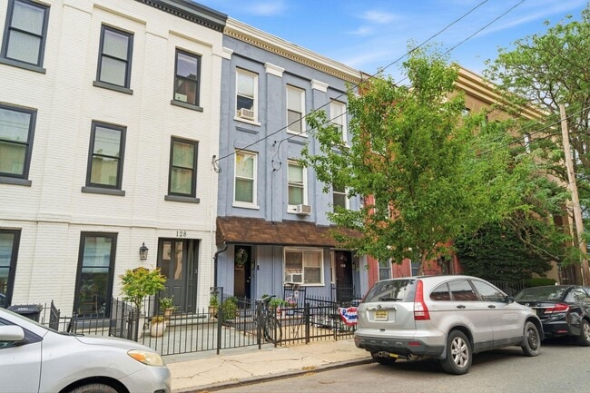 Foto del edificio - 130 Bloomfield St