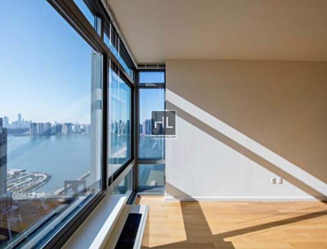 Primary Photo - 3 BEDROOM + 2 BATHROOM LUXURY APT