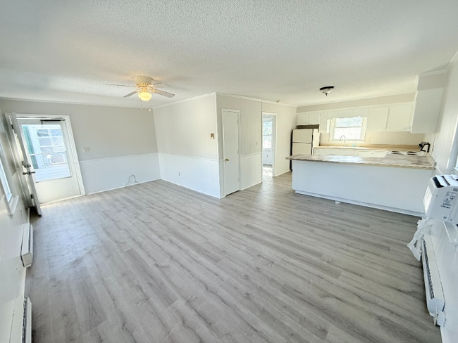 Photo - 120 N Pinewood Dr Apartment