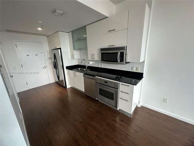 Building Photo - 60 SW 13th St