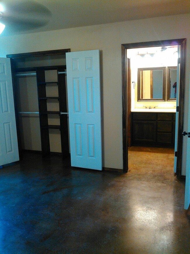 Building Photo - 4522 Elwell