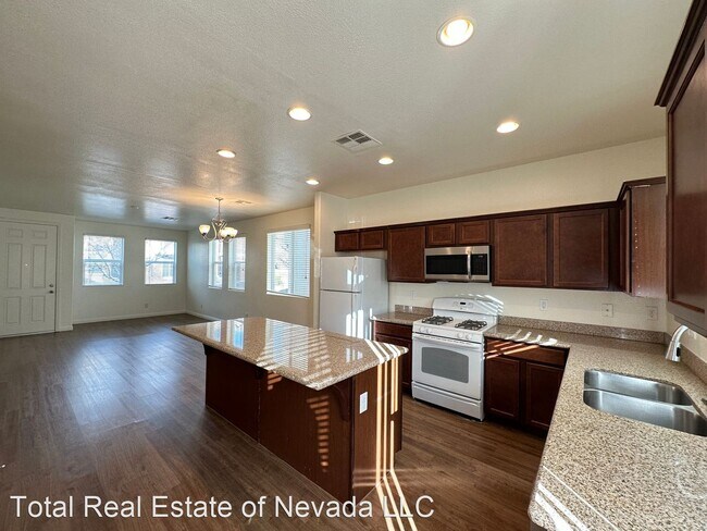 Foto del edificio - 3 br, 2.5 bath House - 4475 Days Creek Avenue