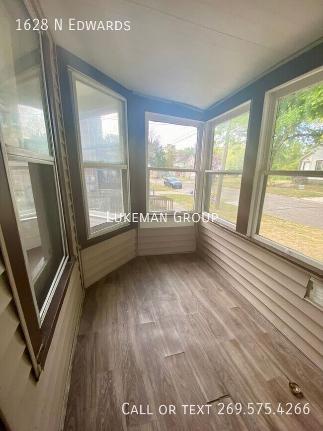 Foto del edificio - 1628 N Edwards St