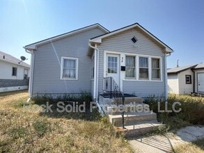Building Photo - 519 E 7th St