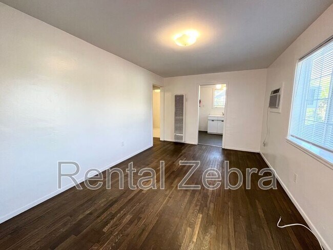 Building Photo - 2128 K Street