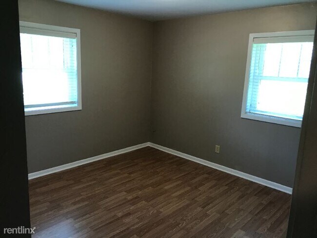 Foto del edificio - 3 br, 1.5 bath House - 701 oak street