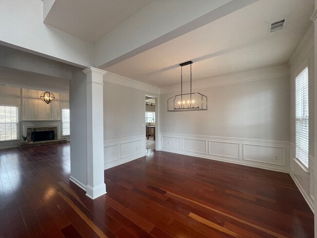 Building Photo - Johns Creek Location