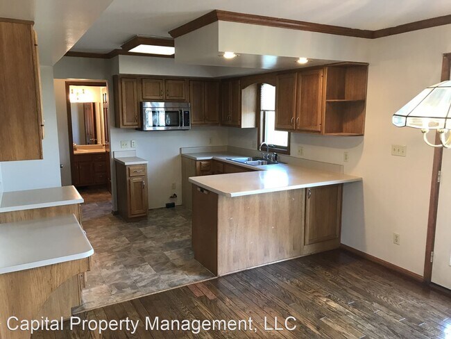 Foto del edificio - 4 br, 2.5 bath House - 8209 Meadow Hills Dr.