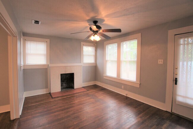 Building Photo - Coming soon: 1 Bedroom, 1 Bathroom Home wi...