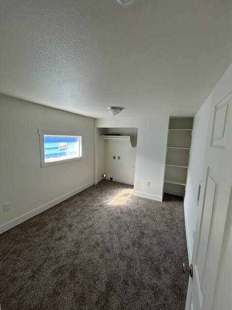 Foto del edificio - 301 E 4th St