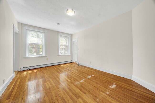 Foto del edificio - 82 Brainerd Rd