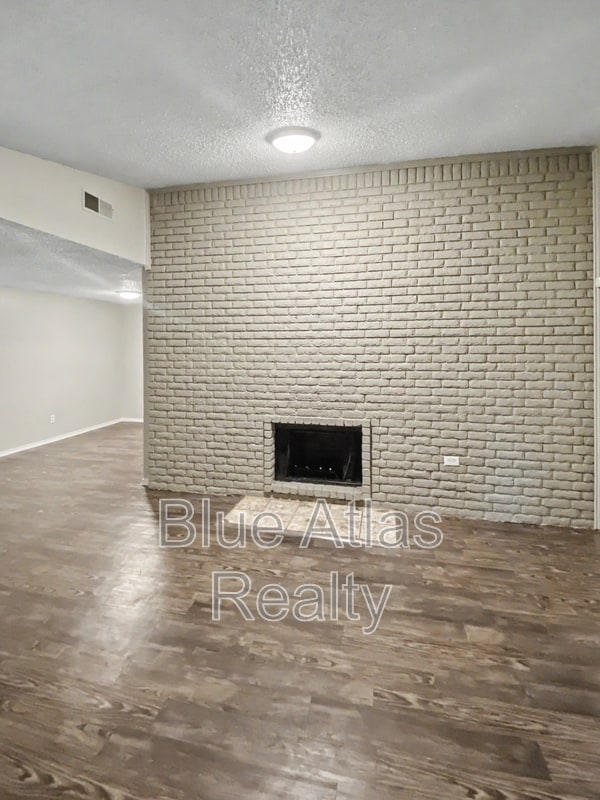 Building Photo - 3421 Meadowmoor St
