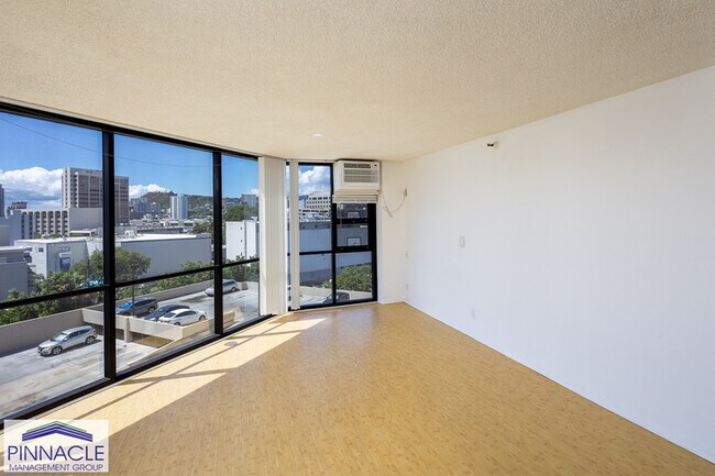 Building Photo - 930 Kaheka St