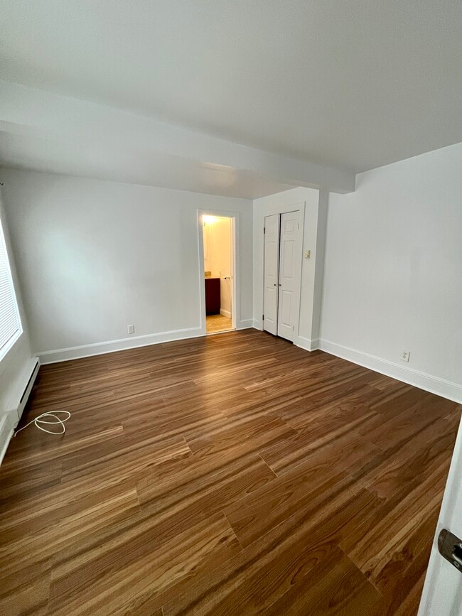 Bedroom - 14 Center Ave