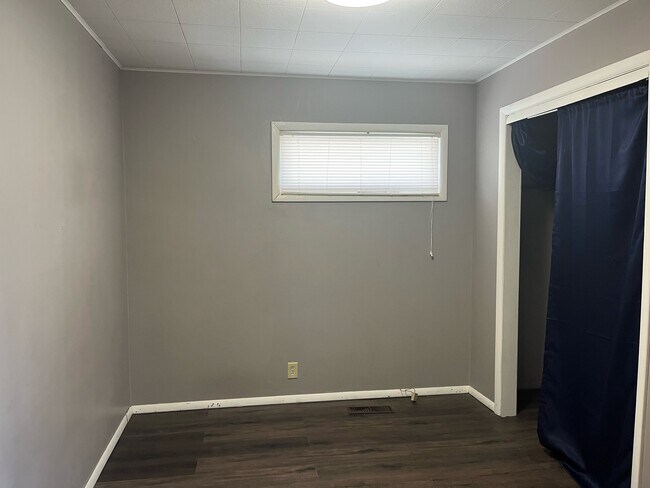 Foto del edificio - 2220 E Market St
