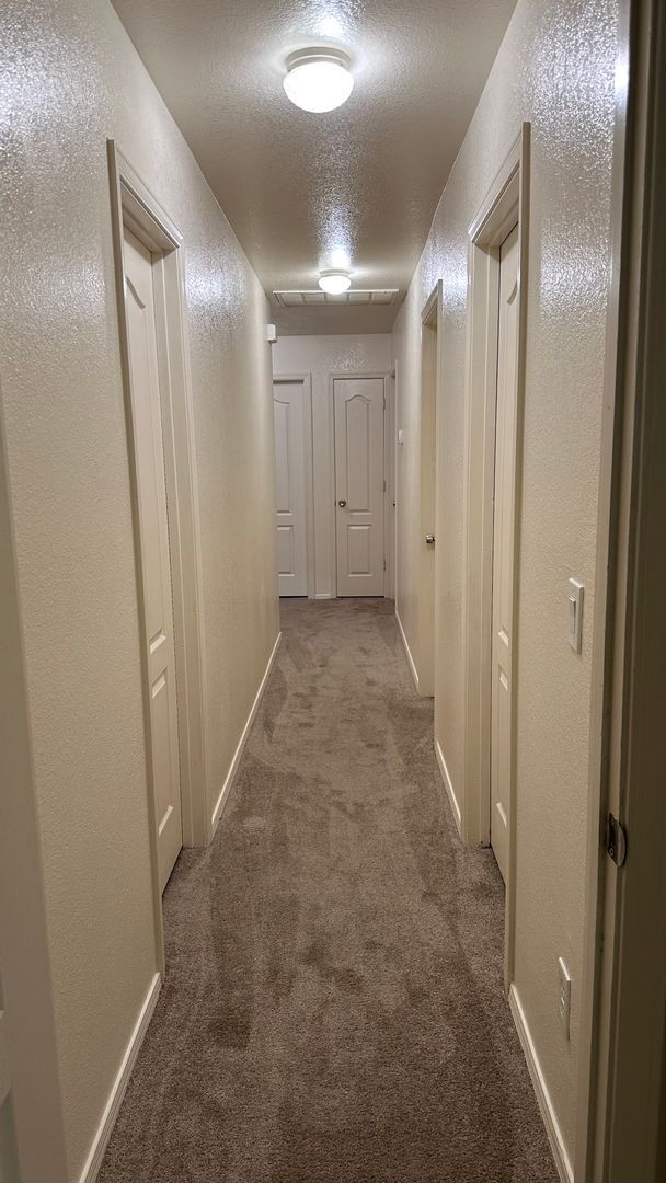 Foto del edificio - 8560 W Laurel Ln