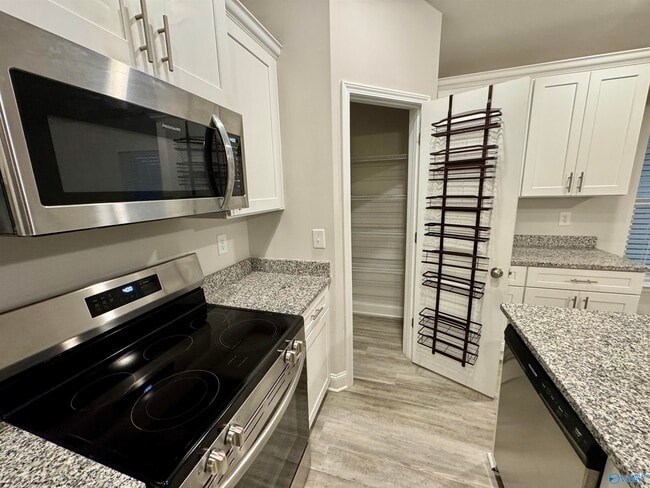 Foto del edificio - 108 Bingham Wy