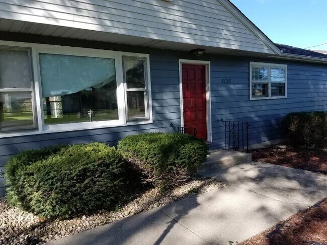 Building Photo - 4016 Blackstone Ave
