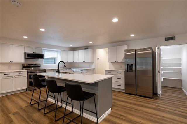 Building Photo - 7306 Lakeview Dr