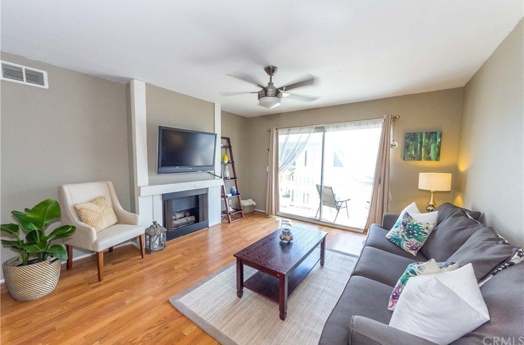 2411 Prospect Ave, Hermosa Beach, CA 90254 Condo for Rent in Hermosa