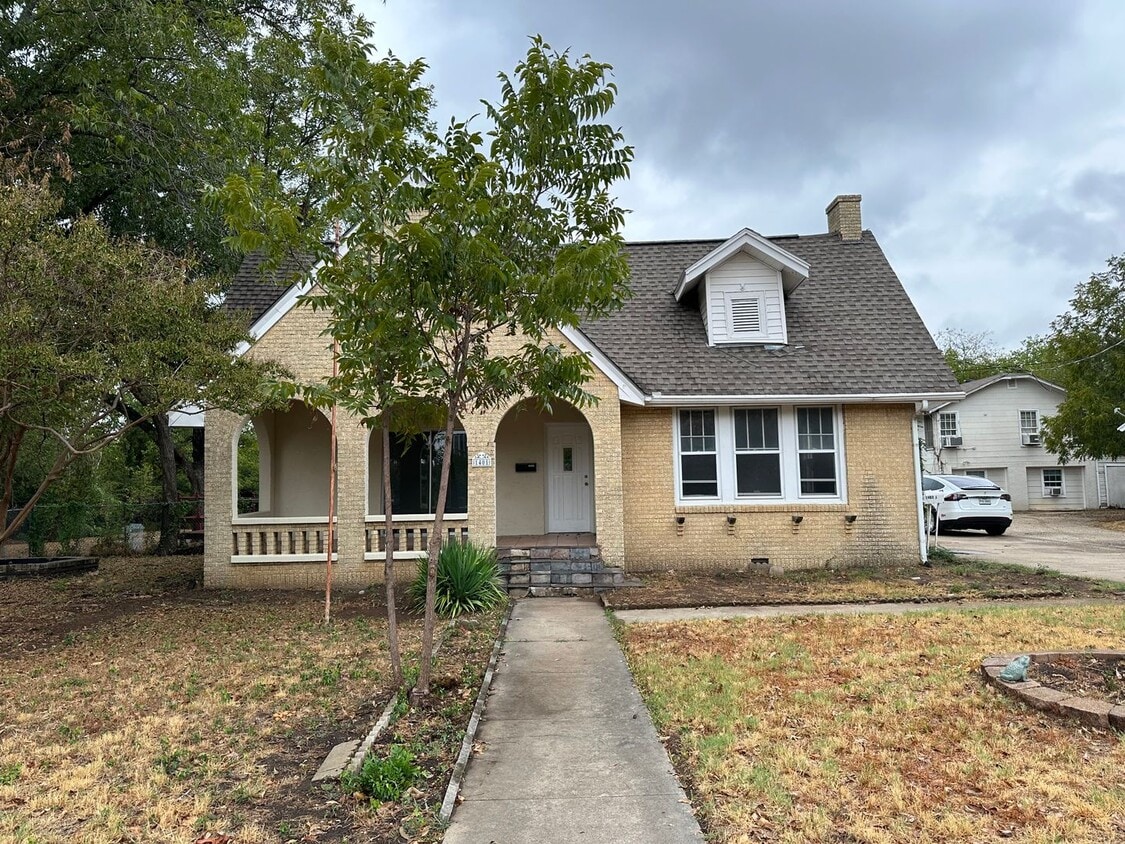 Photo - 1401 Bolivar St