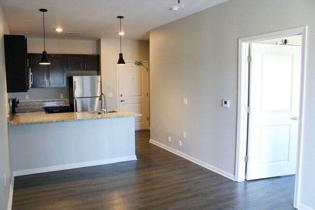 Foto del edificio - 3281 Redhawk St