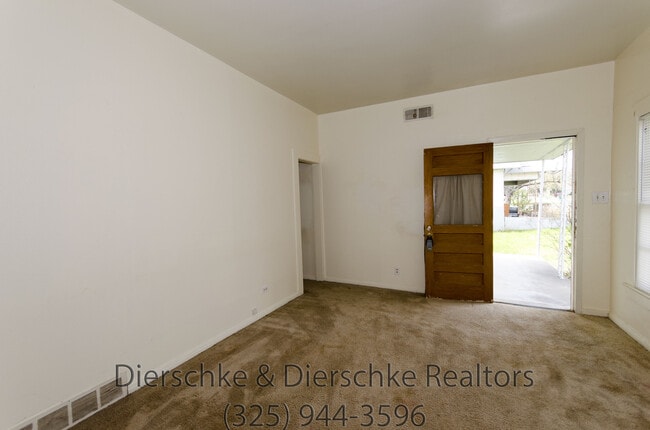 Building Photo - Affordable 2 bedroom home CLOSE ACCESS TO LOOP 306!