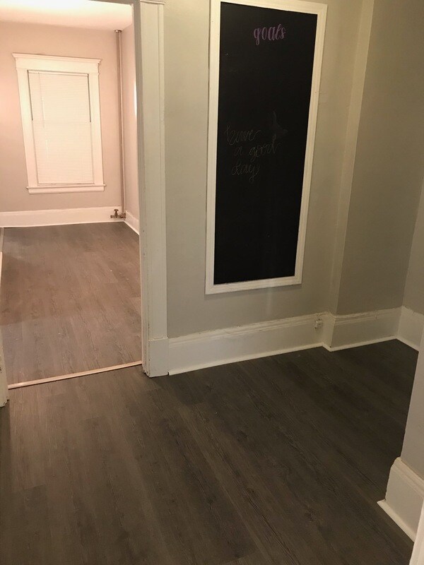 Foto del edificio - 1381 W 116th St