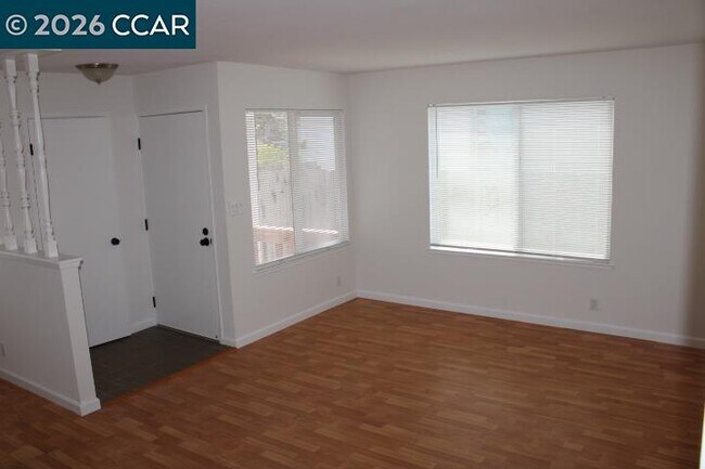 Foto del edificio - 2152 Blue Jay Cir