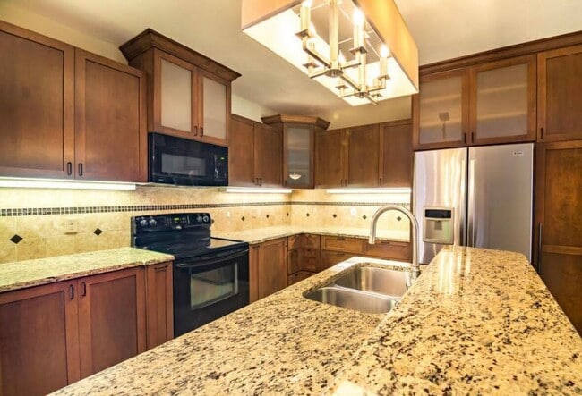 Building Photo - 1375 Lara Cir