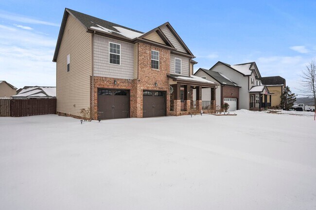 Foto del edificio - Move-In Special Available! Spacious 3BR Home with Bonus Room, Fireplace & Fenced Yard