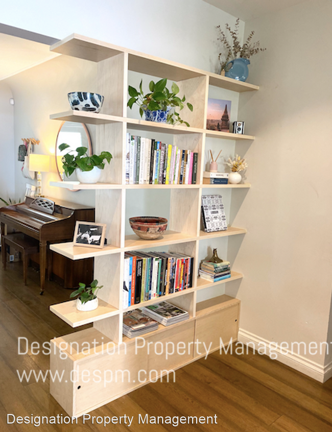 Building Photo - 3 br, 2.5 bath House - 2030 N New Hampshir...