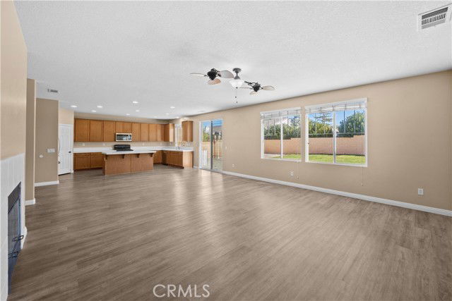 Foto del edificio - 38442 Wakefield Pl