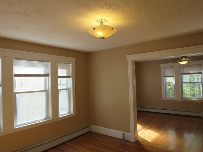Building Photo - 44 Clarendon Ave