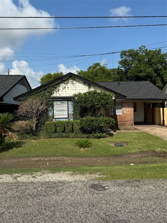 Primary Photo - 8924 Duane St
