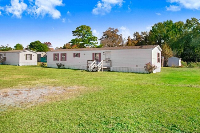 Building Photo - 3 Bedroom | 2 Bath Mobile Home in Pikevill...