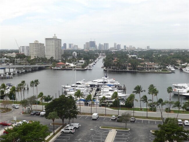 Building Photo - 100 S Birch Rd