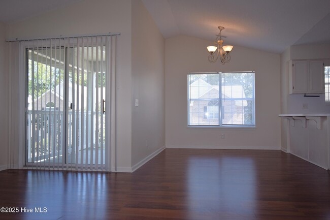 Building Photo - 2940 Mulberry Ln
