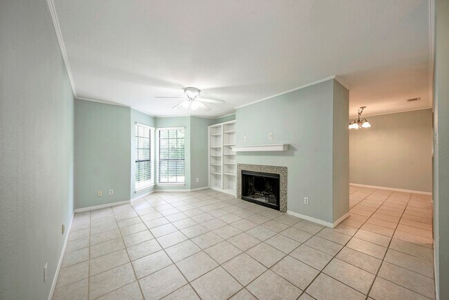 Foto del edificio - 1510 W N Loop Blvd