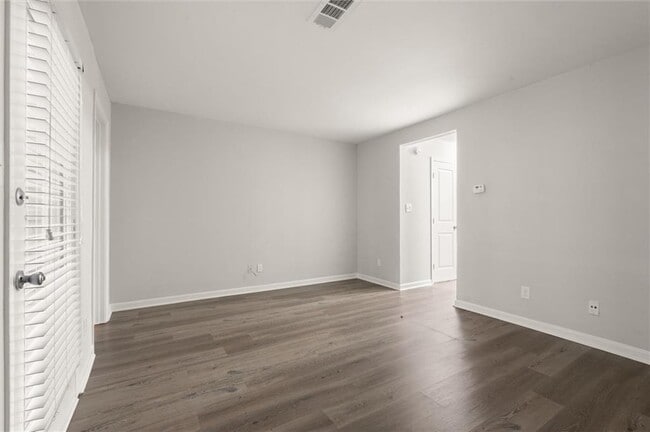 Building Photo - 5058 Jonesboro Rd