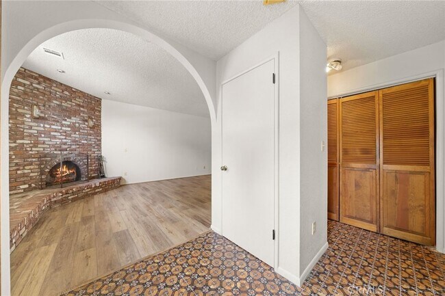 Foto del edificio - 1330 Gates Ave